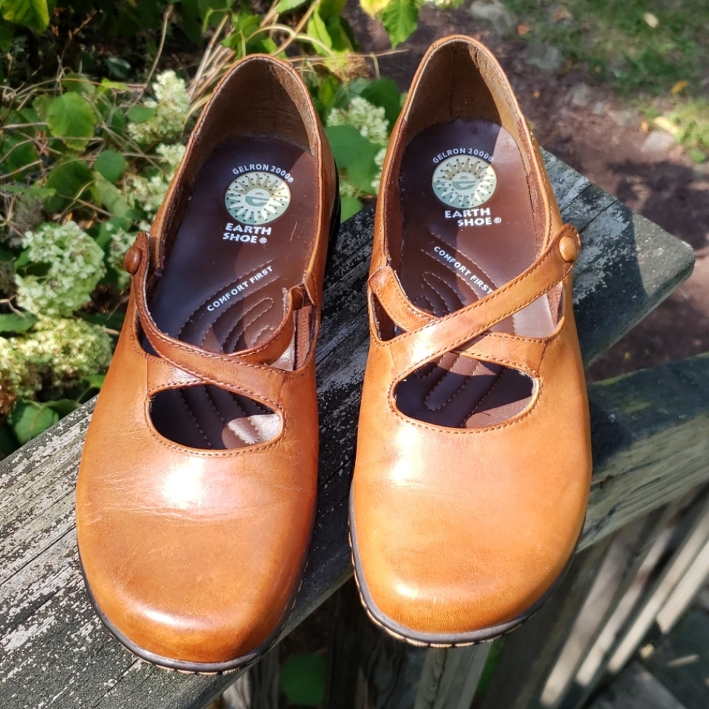 Earth shoes